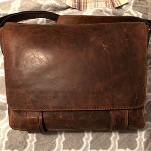Frye Logan Messenger